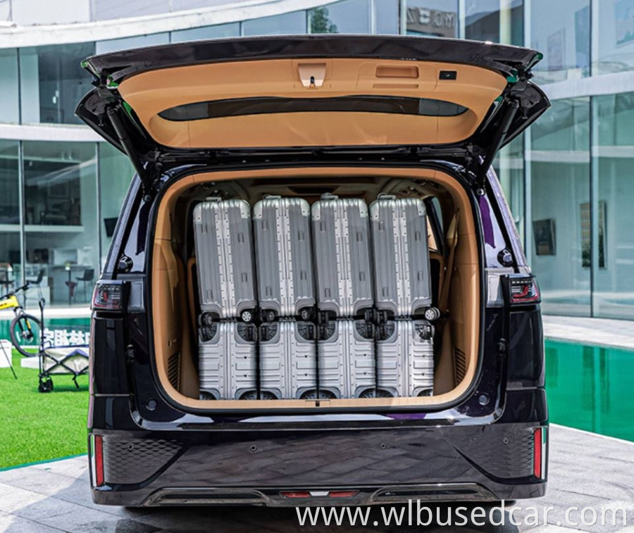 Extra-large cargo space